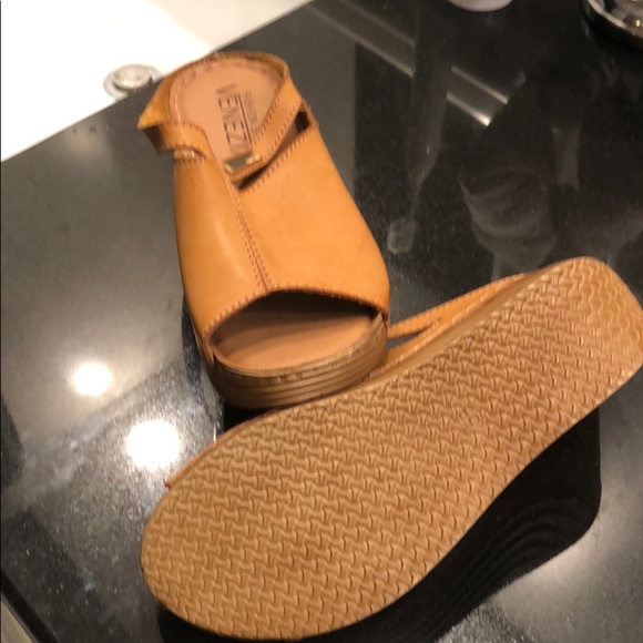 NEW sandals - Picture 4 of 4